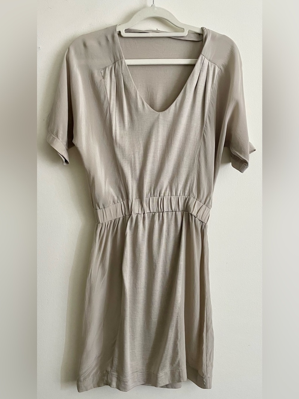 🐵 J. Crew Beige Silk Short-Sleeve V-Neck Mini Dress 🐵
